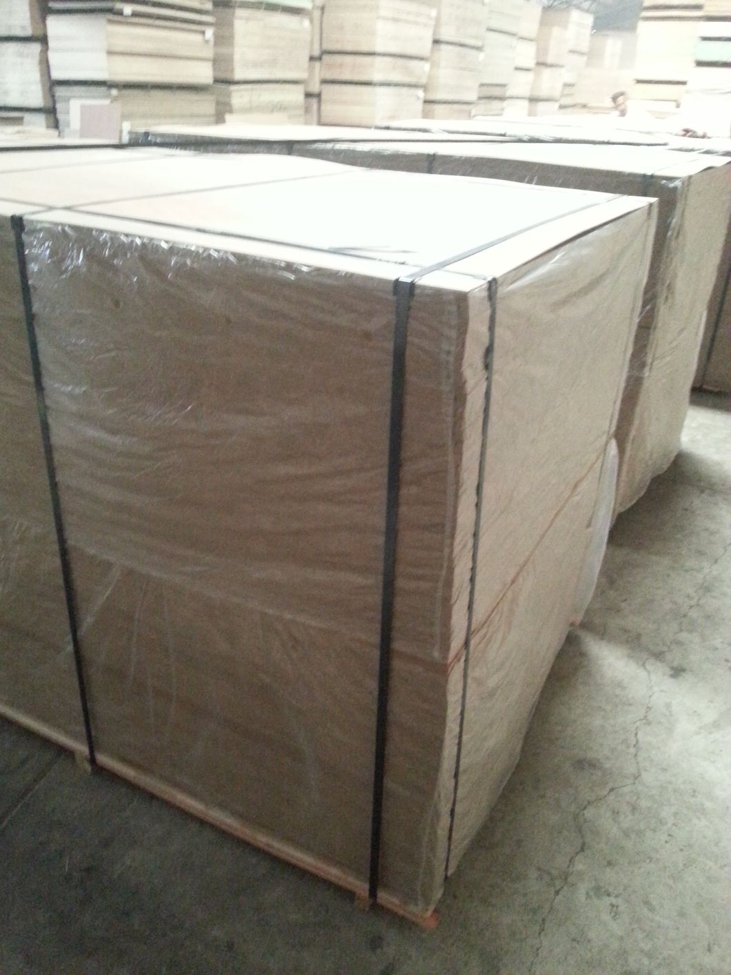 1220*2440*18mm BB/CC Grade E0 Glue Commercial Plywood for Furniture From Manufacture