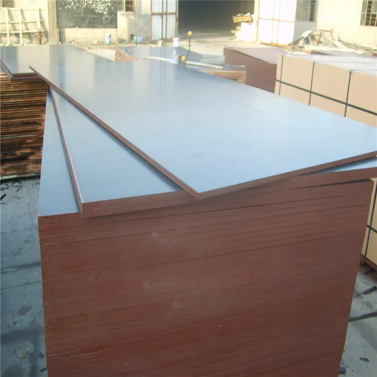 18mm Green/Red/Black/Brwon Film Faced Plywood/Concrete Formwork/Shuttering Plywood Sheet/Marine Plywood with Size 1220X2440/4′x8′ for Construction