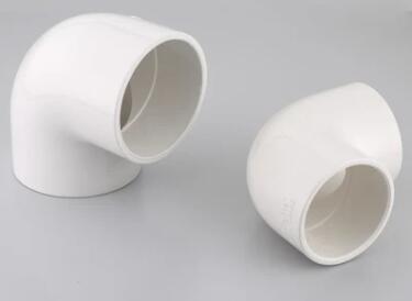 What materials are commonly used for manufacturing pipe fittings