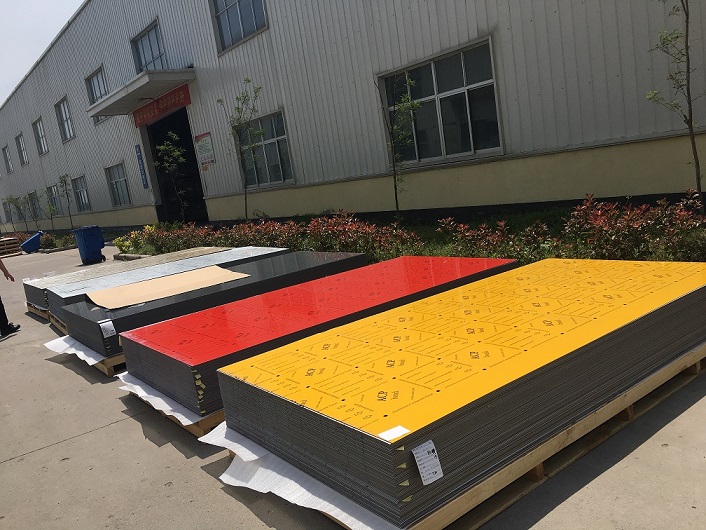 What Role Does the Core Material Play in an Aluminum Composite Panel?
