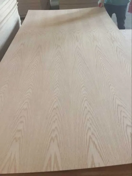 Crown Cut Natural Red Oak Veneer MDF Board