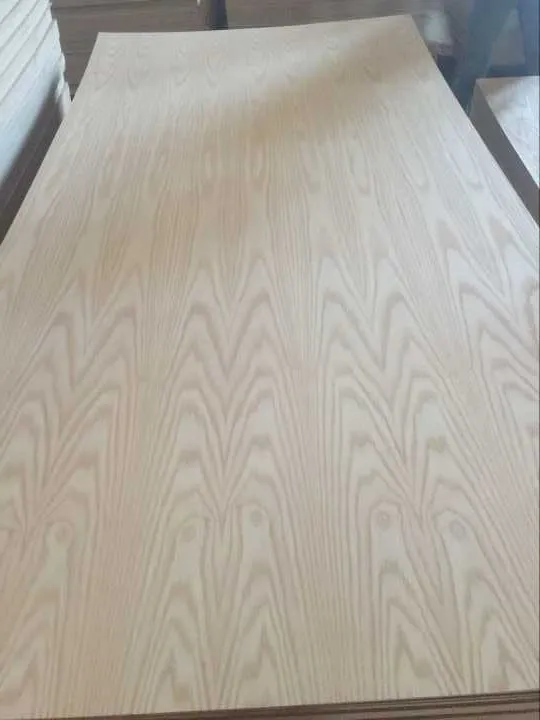 Crown Cut Natural Red Oak Veneer MDF Board