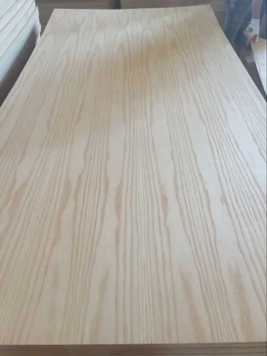 Crown Cut Natural Red Oak Veneer MDF Board