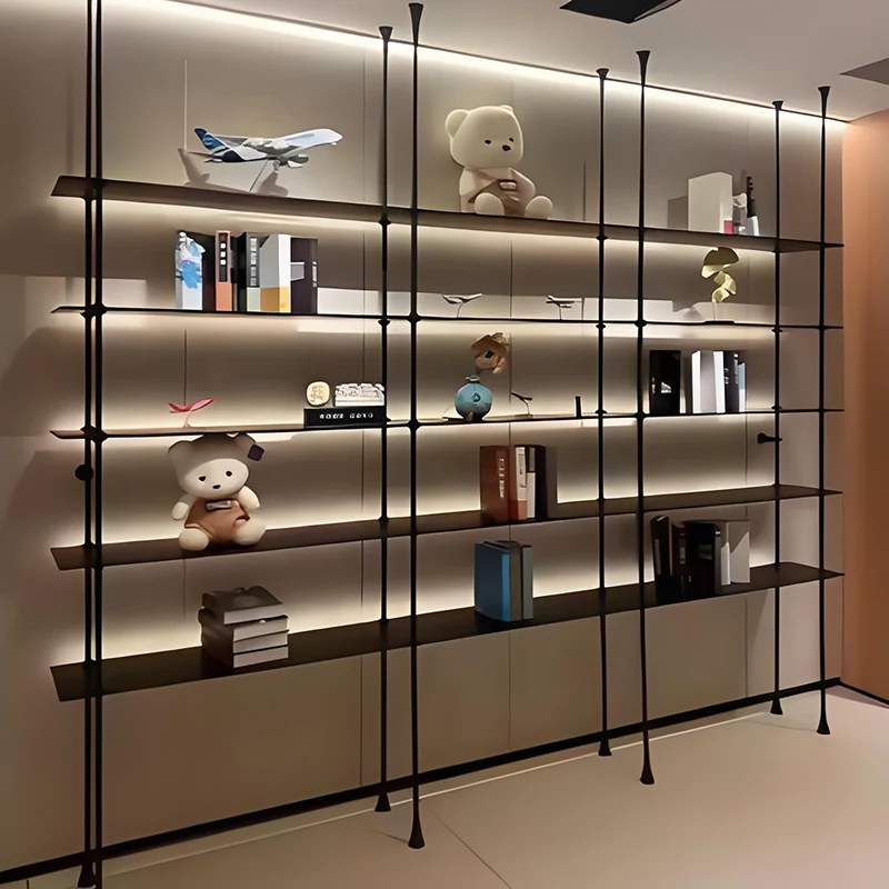 Pillar-Mounted Cloakroom