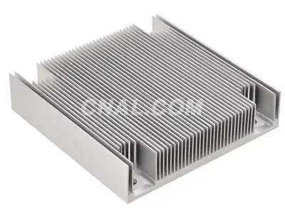 Perfil De Aluminio Extruido Del Disipador De Calor De La Bomba De Engranajes Del Parteluz Del Soporte Solar De La Fuente