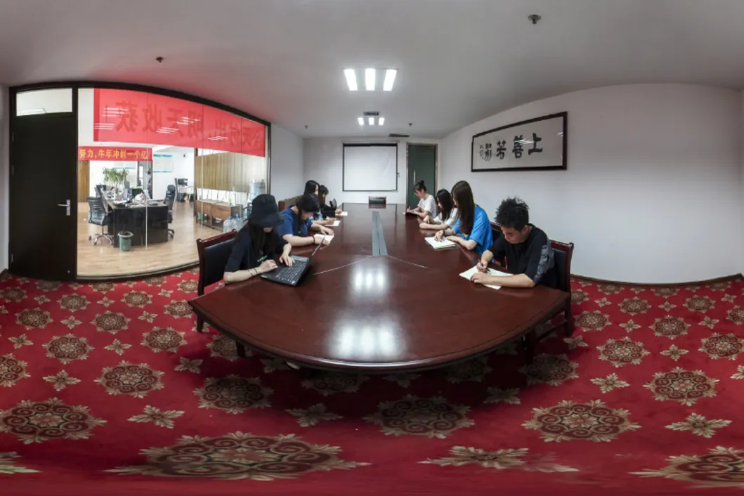 Phenolic Glue Coated Twice Hot Press Form Work Plywood