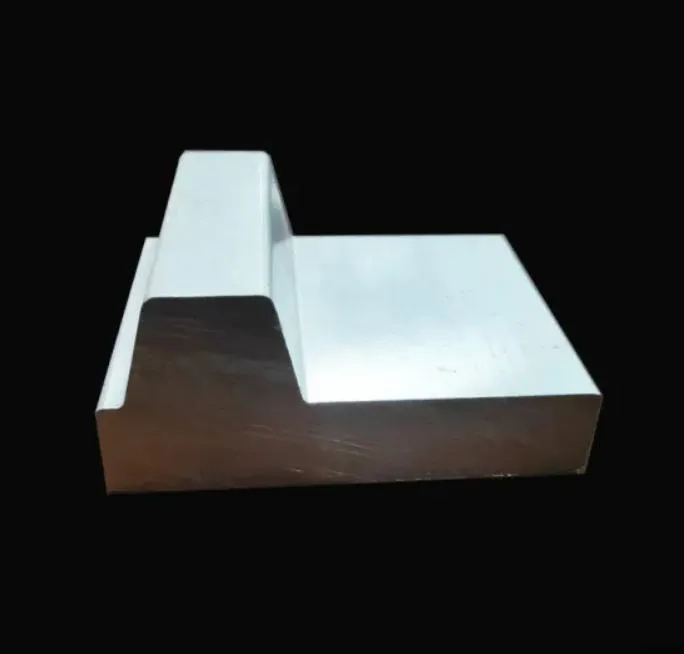 Revestimiento De Polvo De Puertas Y Ventanas De Perfil De Aluminio Extruido Y EL Perfil De La Esquina